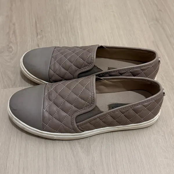 Steve Madden Zaander Quilted Brown Slip-On Sneakers - Image 4