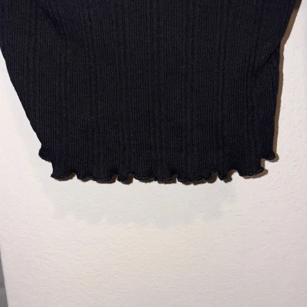 Forever 21 Black Ribbed V-Neck Top - Image 5