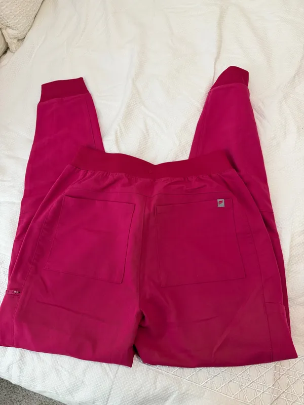 Fabletics Scrub Set - Image 4