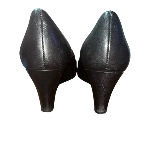✨ Tory Burch Black Leather Wedges – Size 7.5 – Gold Logo ✨ - Image 6