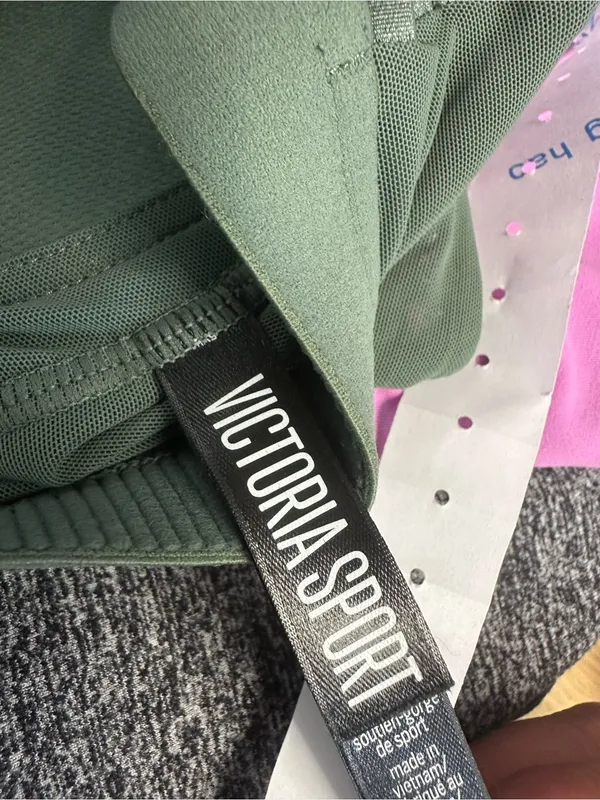 754. Victoria sport bra 34dd. Green Euc - Image 4