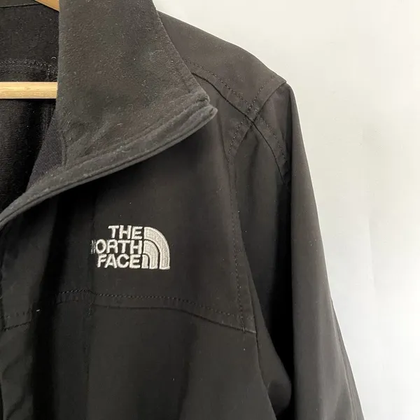 The North Face black full‎ zip jacket women's size medium warm fall jacket - Image 2
