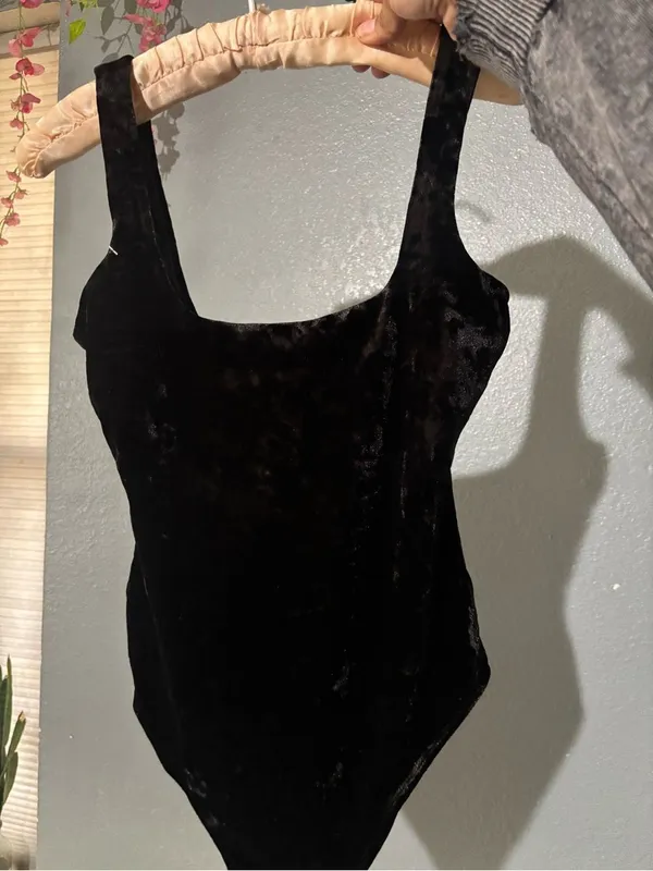 Good American Black Velvet Square-Neck Women's Bodysuit - Image 2