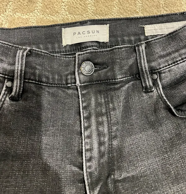 Ripped Jeans - Image 3
