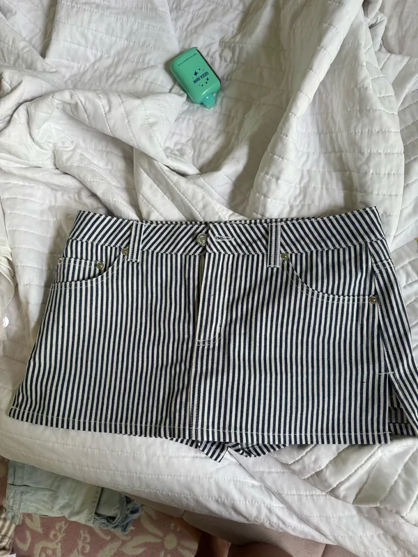 Edikted Mini Skirt - Image 2