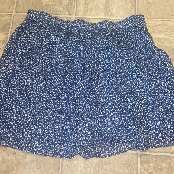 Old Navy Blue/White Design Skirt - Image 5