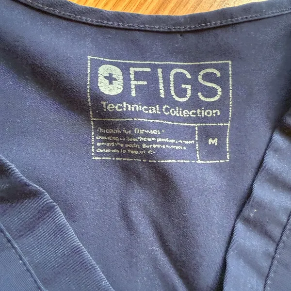 FIGS Catarina One-Pocket Scrub Top Size Medium - Image 8