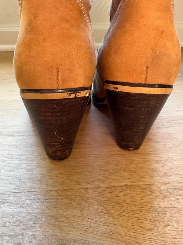 Tan and brown leather western boots with floral embroidery ( ) - Image 4