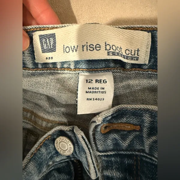 GAP Women's Faded Blue Straight Low Rise Boot‎ cut Jeans Size 12Reg - Image 6