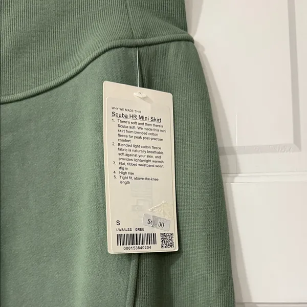 Lululemon Scuba Mini Olive Green Skirt size SP - Image 3