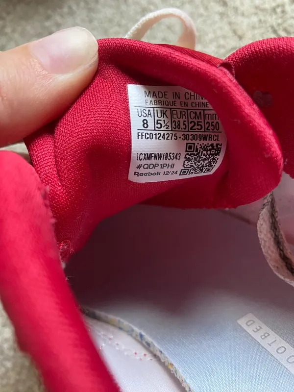 Red Reebok Sneakers - Image 3