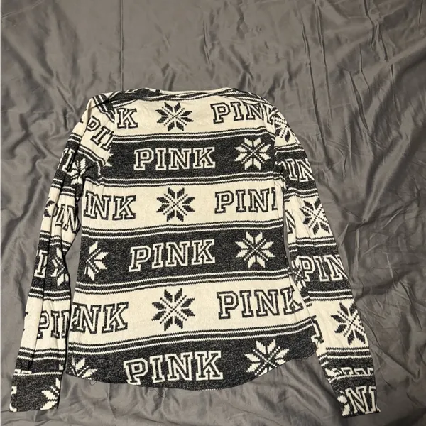 Victoria's Secret Black and White Long Sleeve Pajama Top - Image 2