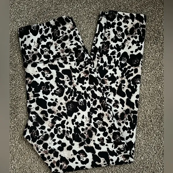 Balance Collection aka Marika High Rise Tummy Control Legging Sz L Leopard Print - Image 7