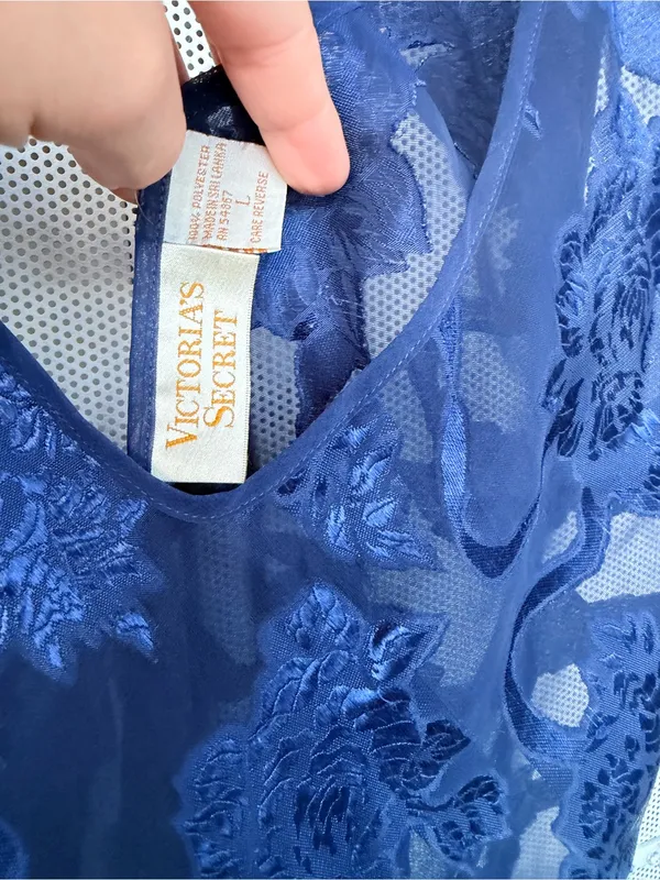 Victoria's Secret Vintage y2k gold label Navy Blue Floral Sheer Chemise - Image 3