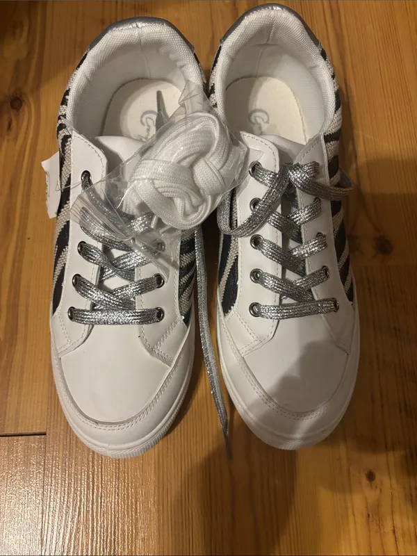 Cato White and Black Zebra-Pattern Sneakers with Silver Laces - Image 5