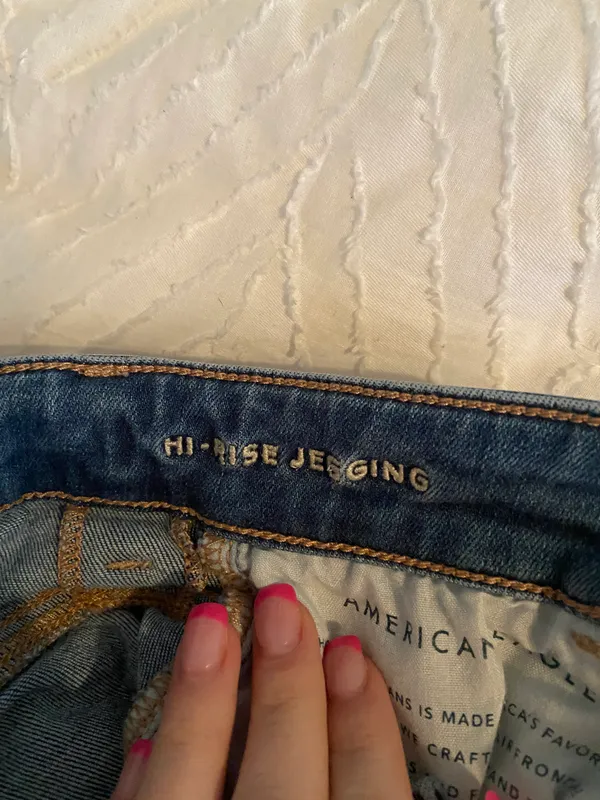 American Eagle Hi-rise Jeans - Image 4