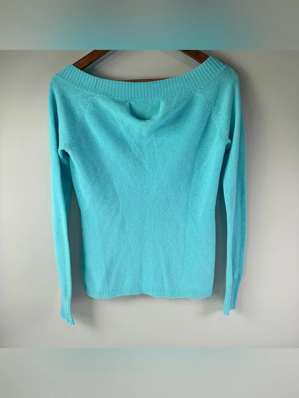 Old Navy Vintage Y2K Light Blue 100% Cashmere Scooped Neck Sweater Women's Sz S - Image 2
