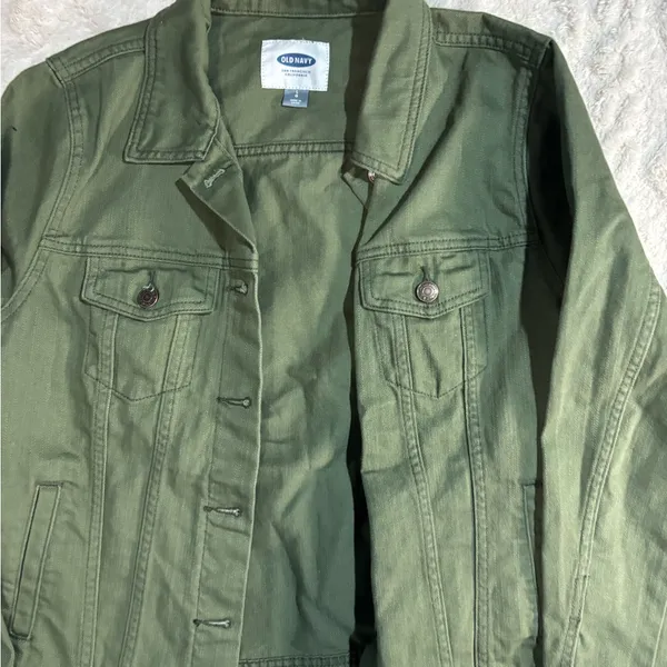 Old navy green cargo jacket large runs very small - Image 4