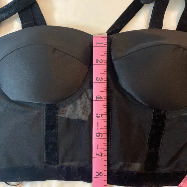 Sincerely Jules black crop top - Image 3