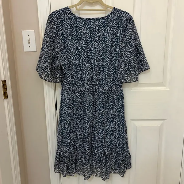 NWT!! KIRUNDO V-Neck Ruffle Abstract Floral Print Dress in Blue & White - Image 12