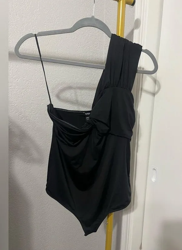 EXPRESS Body Contour Compression Silky One Shoulder Twist Thong Bodysuit - Image 3