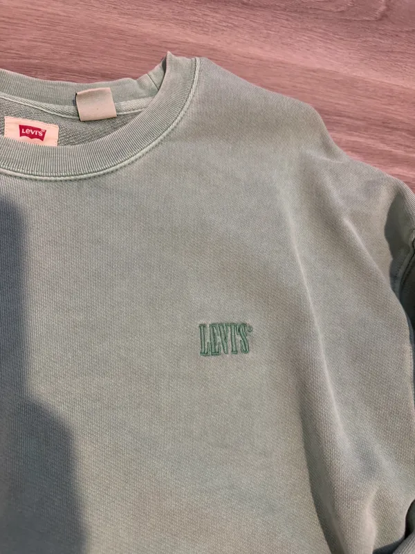 Levi’s Crewneck - Image 2