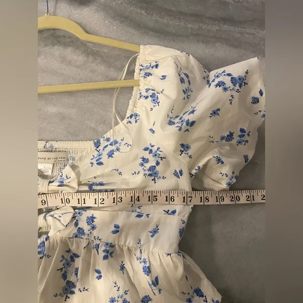 NWOT Band of the Free Size L Blue Floral Bows Cut Out Puff Peplum Crop Top - Image 11