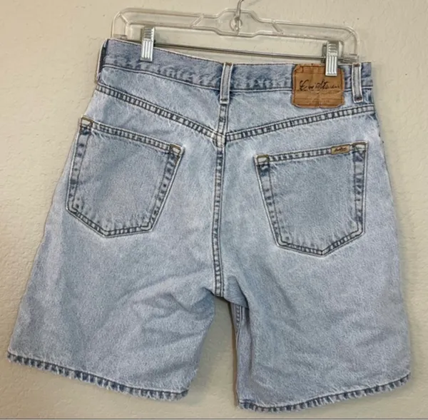 Vintage Levi’s Strauss Relaxed Fit Dad Jean Shorts - Image 2