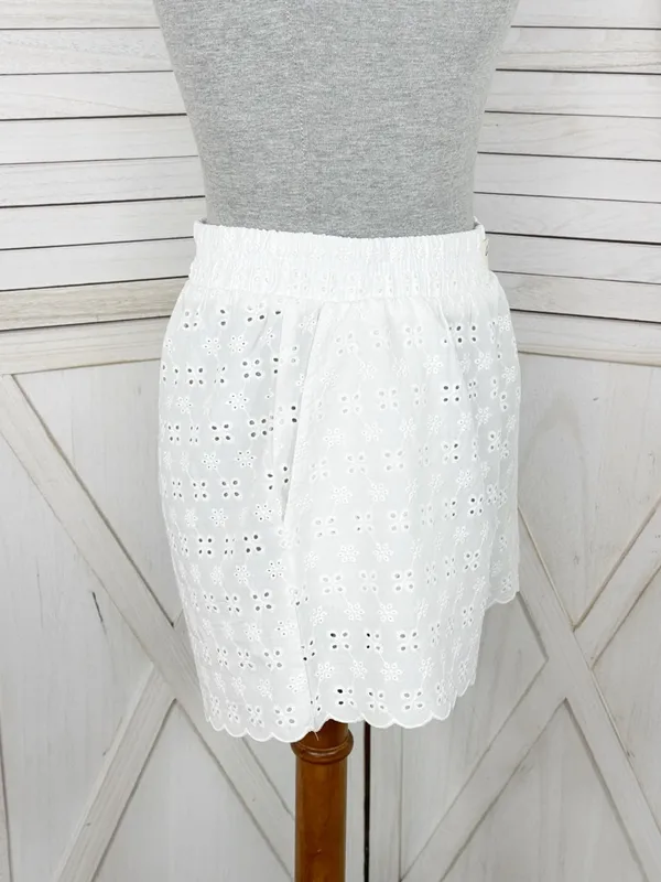 Wild Fable Eyelet Scallop Hem Boxer Shorts White XS‎ Cottagecore Elastic Pull On - Image 4