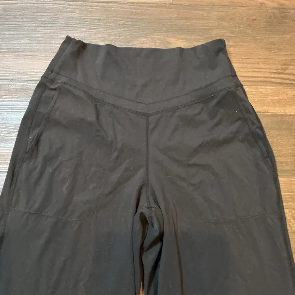 Halara High Waisted Wide Leg Yoga Pants Black V-Seam Pockets Small Athleisure - Image 2