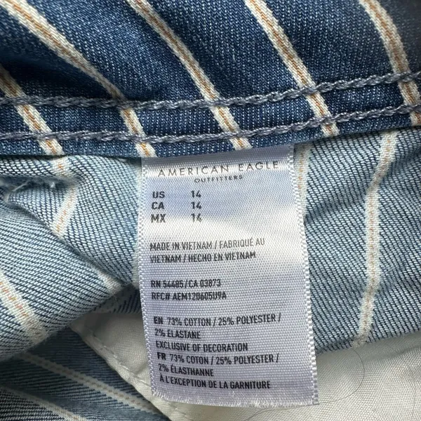 Women’s American Eagle pinstriped denim shorts - Image 5