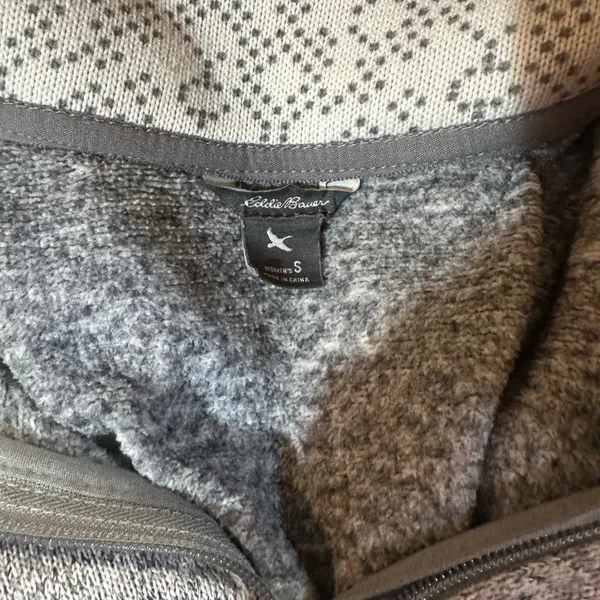 Like new!! Eddie Bauer Gray Women's Sweater - Image 4