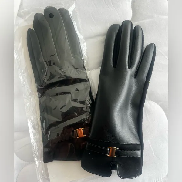 Black Leather Gloves with Gold Accent - Image 2