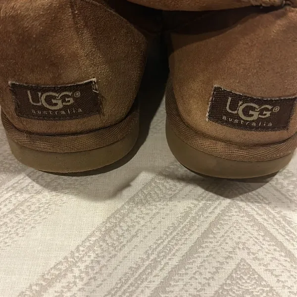 UGG Classic Chestnut Tall Shearling Lined Boots Size 7 - Image 3
