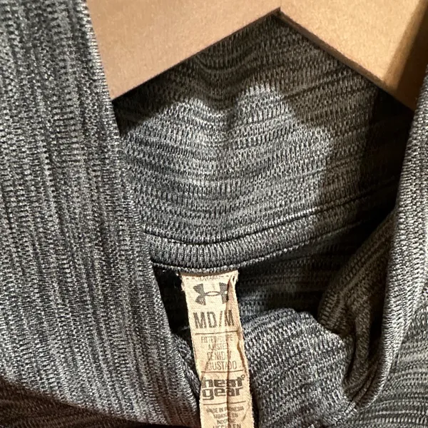 Under Armour Heat Gear Size Medium Charcoal Long Sleeve Top - Image 4