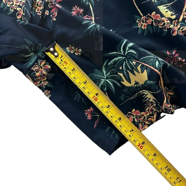 Quicksilver Everyday Scenic Volley Shorts Mens M Swim Trunks Hawaiian Island - Image 8