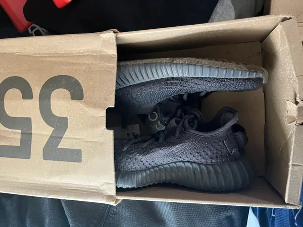 Yeezy Boost - Image 3