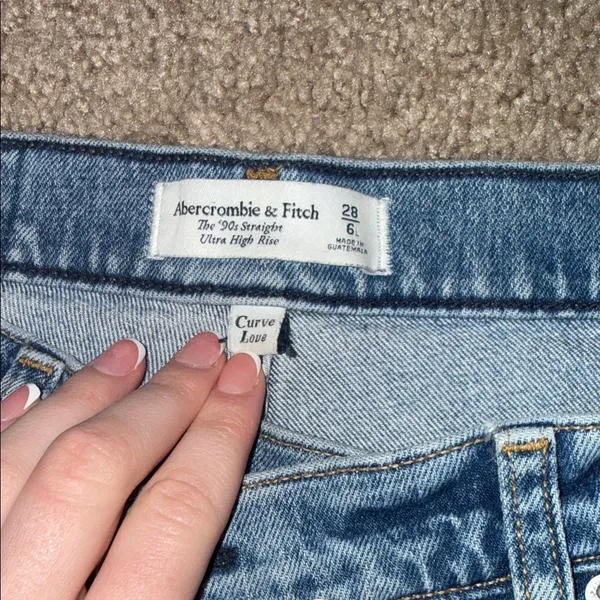 Abercrombie 90’s Straight Curve Love Jeans - Image 3