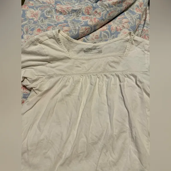 Women’s white Top Size Large - Image 3