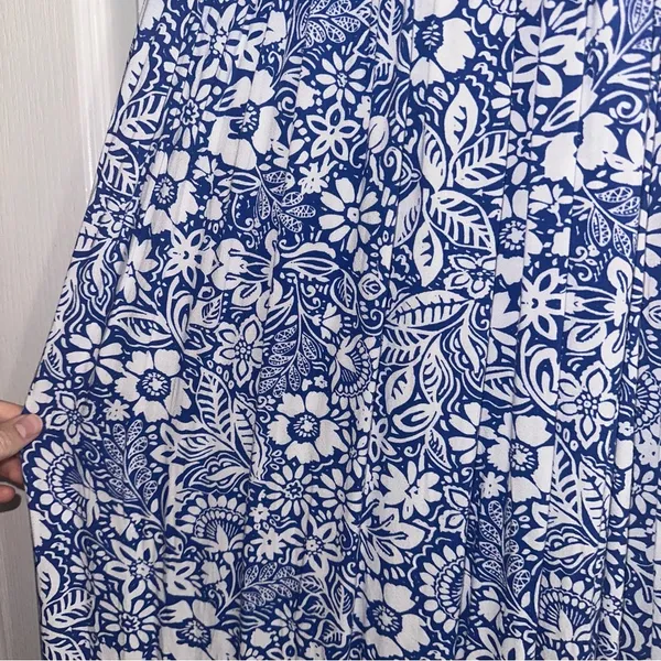 Jessica Simpson Blue and white floral midi dress - Image 4