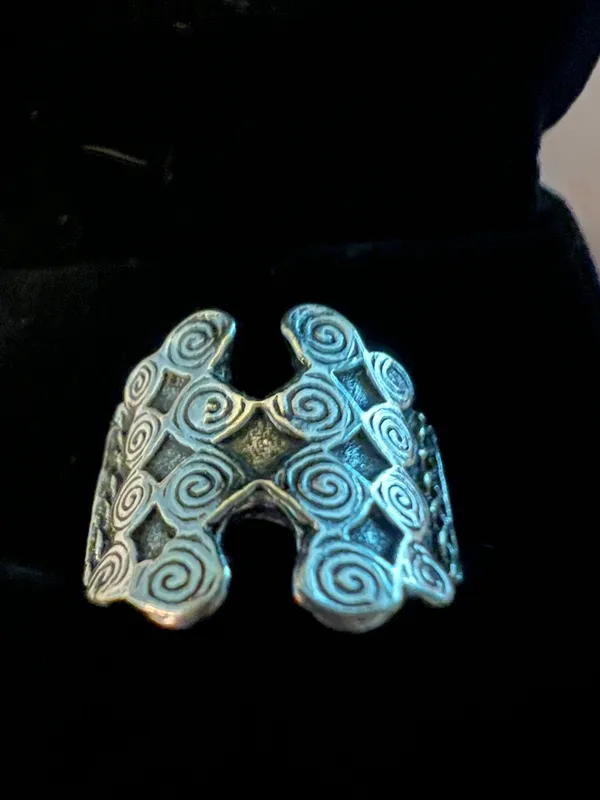 Women’s Stainless Steel Silver Unique Design Ring Size 7 - Image 2