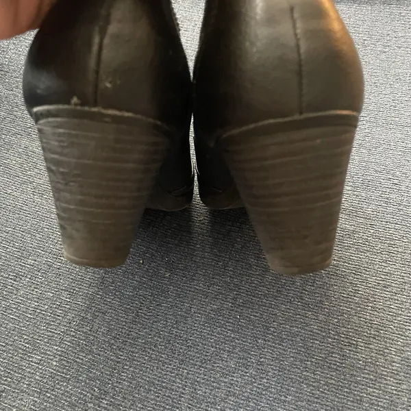 I Love Comfort Shoes Women’s Size 9 Slip On‎ Black Leather Non-Slip Work Office - Image 8