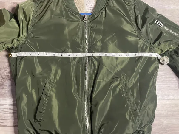Tilly’s Sherpa Lined Bomber Jacket - Image 10