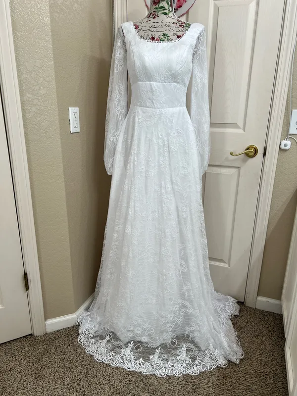 Vintage Style Allover Lace Wedding Dress Long Bishop Sleeve White Size 4 - Image 2