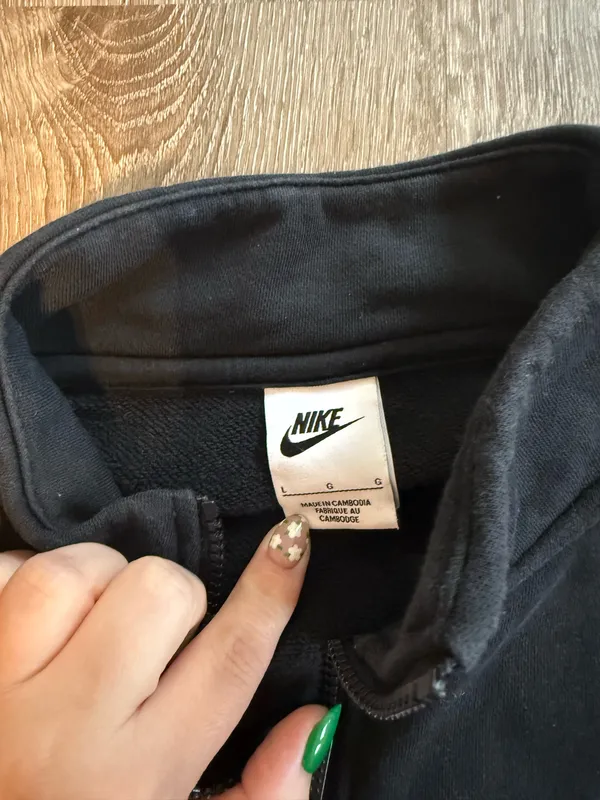 Nike Half-Zip Pullover - Image 2