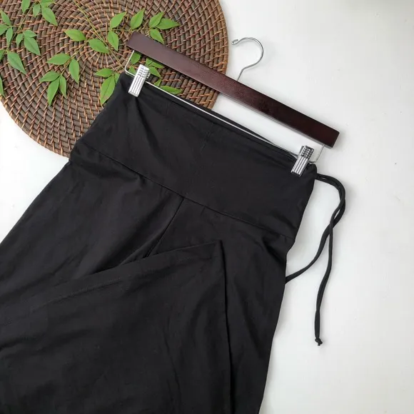 OMRA Women’s Pants Black Wide Leg Knit Drawstring Medium - Image 2