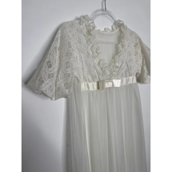 American Vintage 1970s Ivory Lace Chiffon Bridal Robe Gown Unbranded Small P - Image 4