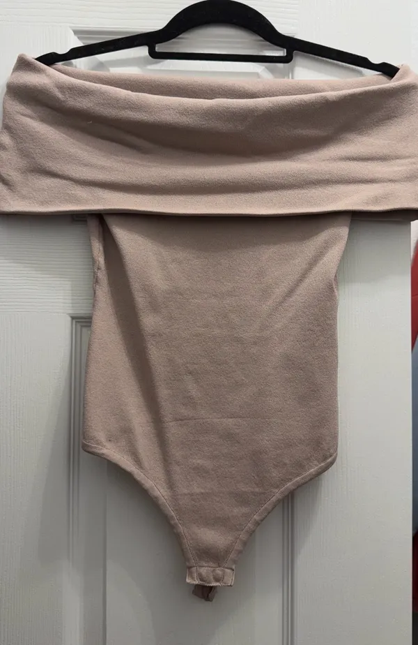 EXPRESS Off the shoulder sweater - Image 2