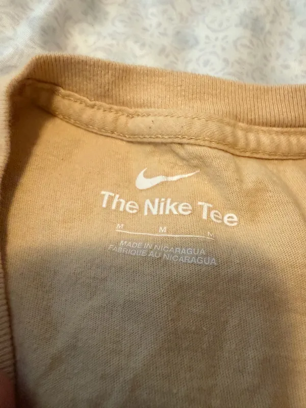 Nike tan flower short sleeve tshirt - Image 3