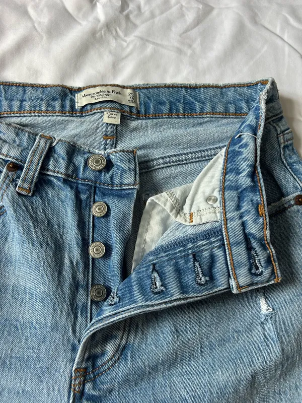 Abercrombie Low-Rise 90s Baggy Jeans Curve Love - Image 3